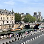 Apartment Charmant Paris, Vue Notre-dame Paris